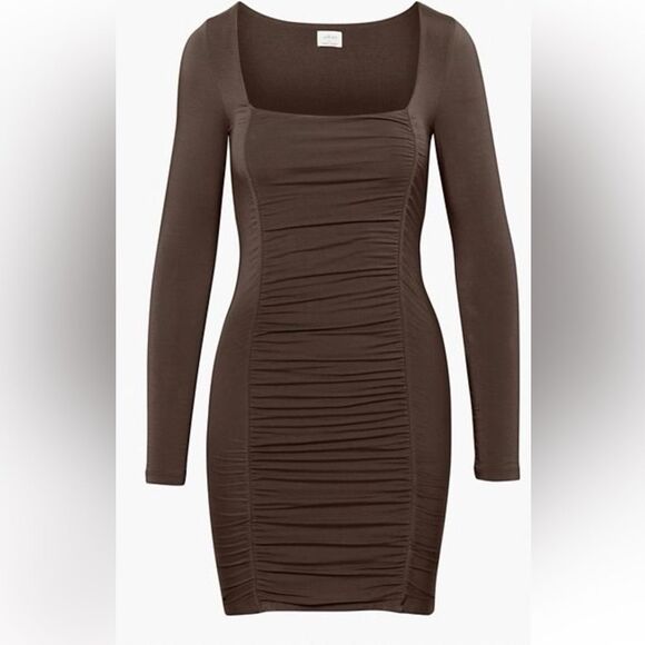 ARITZIA Wilfred Lydia Dress Size: S
Color called Rich Chestnut' - Picture 3 of 8